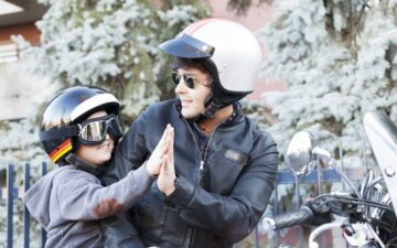 Les précautions à prendre avant un long trajet moto avec un enfant